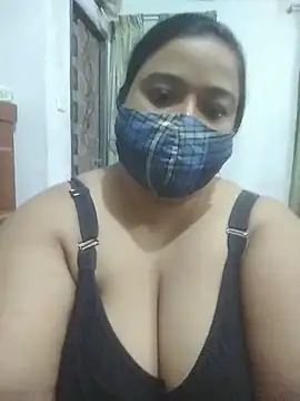 momo_loves Pertunjukan Webcam