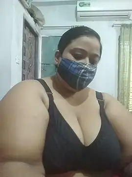 momo_loves' Webcam Show