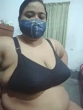 momo_loves Webcam Show