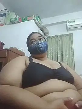 momo_loves Chat XXX live