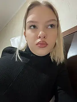 AshleyMur Adlı Modelin Canlı XXX Sohbeti