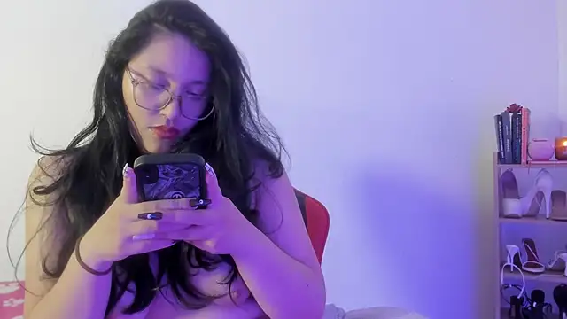 abril_onnel's Live XXX Chat