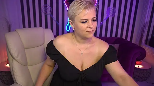 CrystalVibe's Live XXX Chat