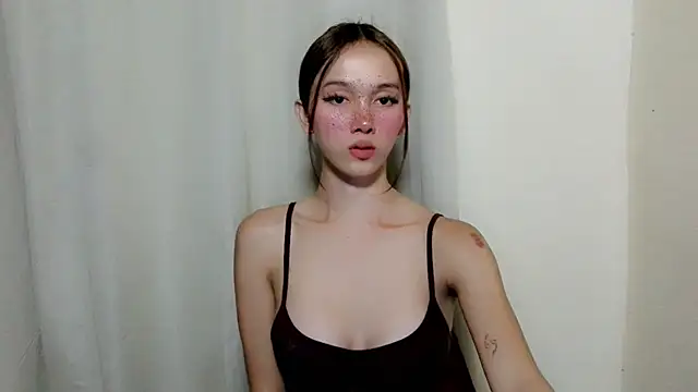 SweetcockAsian Show in webcam