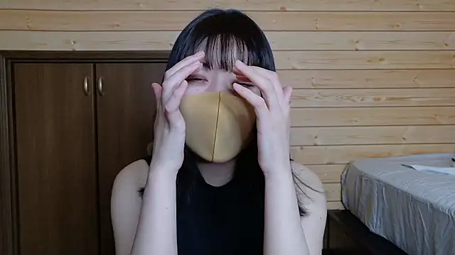 Pokazy przed kamerką  – minami_room