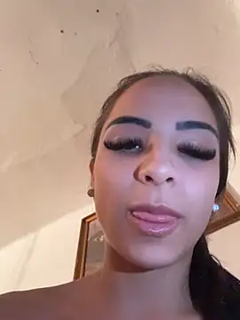Evelin199 现场XXX聊天