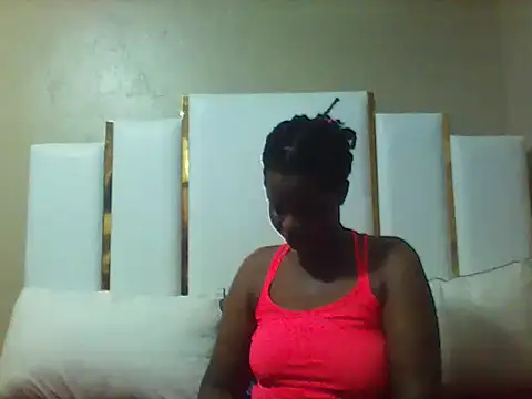 Chat soba uživo modela creamyhairy_puss