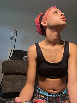jojosbizarrelyf's Webcam Show