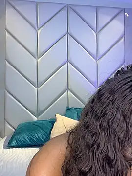 CamilaCastillo Show in webcam