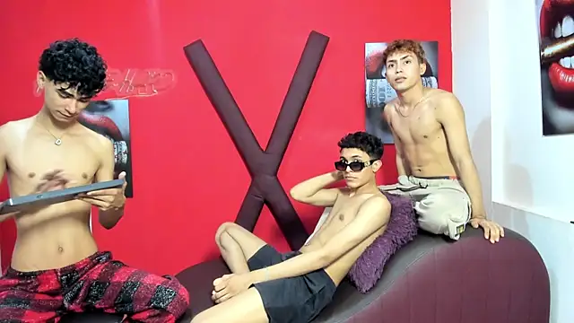 Pokazy przed kamerką – AVENGER_BOYS2026