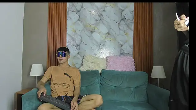 Show de AVENGER_BOYS2026 na webcam