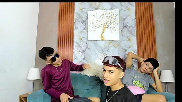 Show modela AVENGER_BOYS2026 na web-kameri