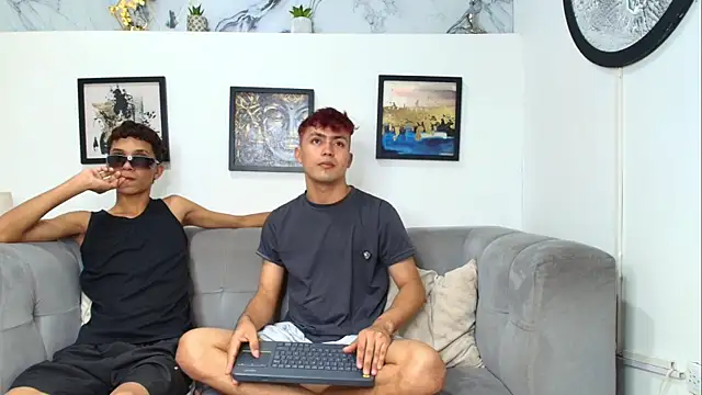 Show modela AVENGER_BOYS2026 na web-kameri