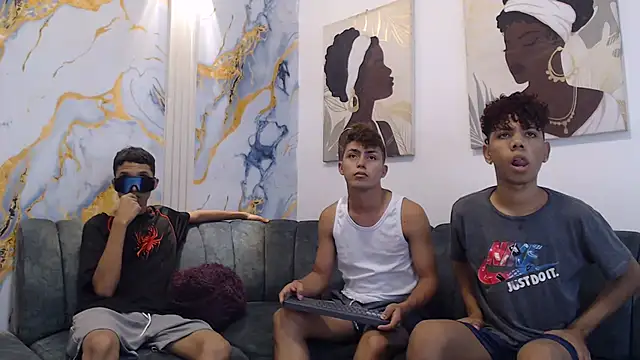 Show webcam de AVENGER_BOYS2026