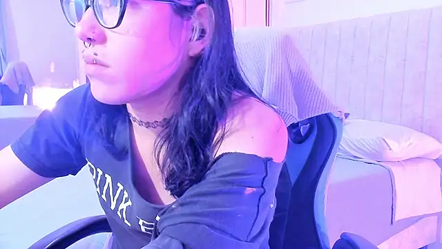 lilith_ayanami's Webcam Show