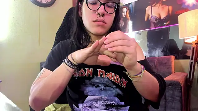 lilith_ayanami Show in webcam