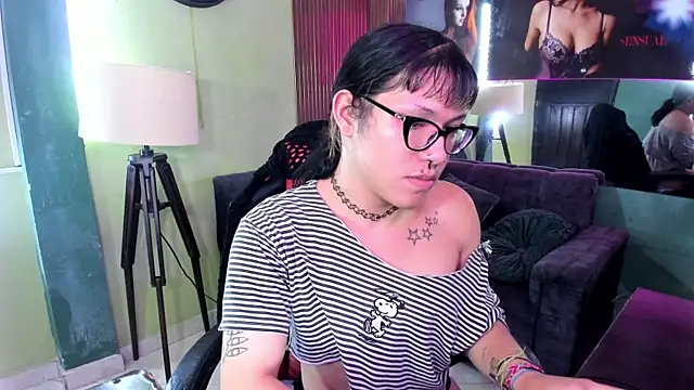 lilith_ayanami Show in webcam
