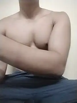 Mr_hottie_21: διαδικτυακό σόου στην κάμερα