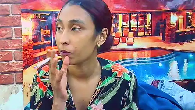 Chat +18 de IndianSexyButt ao vivo