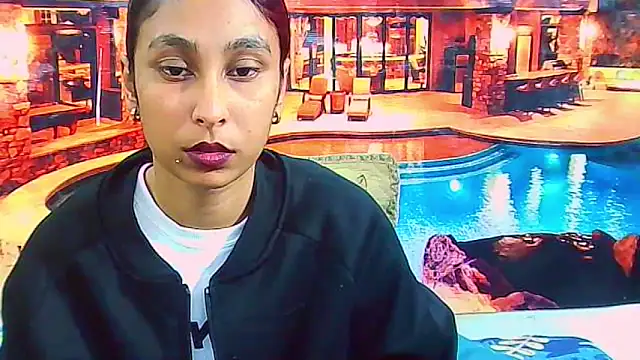 IndianSexyButt Adlı Modelin Canlı XXX Sohbeti
