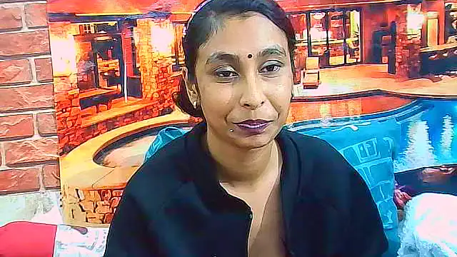 IndianSexyButt élő XXX-chatje