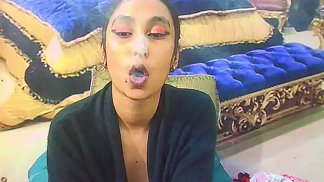 Chat +18 de IndianSexyButt ao vivo