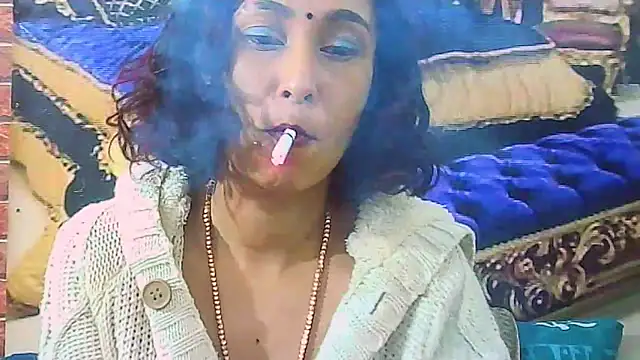 XXX chat uživo modela IndianSexyButt