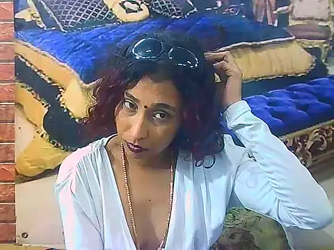 Chat +18 de IndianSexyButt ao vivo