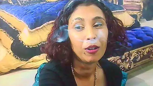 Chat +18 de IndianSexyButt ao vivo