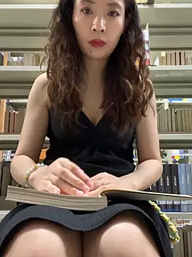 mimi_181 在線直播表演