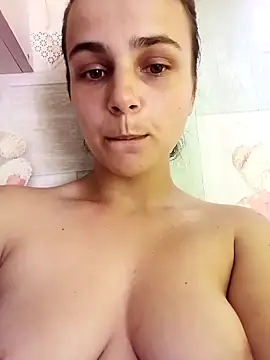 Show modela Jenevaonlovexq na web-kameri