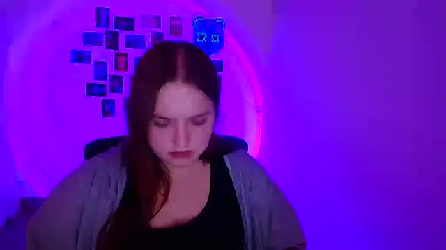 Chat soba uživo modela Kitty_Mia_Kitty