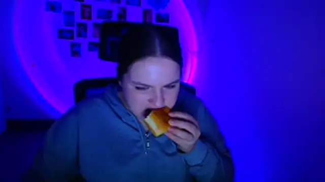 โชว์เว็บแคมของ Kitty_Mia_Kitty