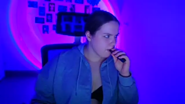 Kitty_Mia_Kitty – Kamerová šou