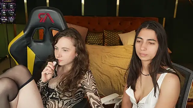 Orly_flame Webcam show