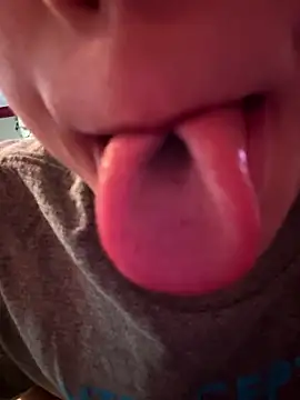 Show modela Tamiii420 na web-kameri