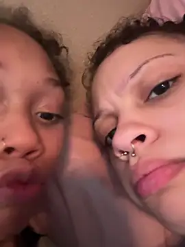 Tamiii420 webkamerás műsora