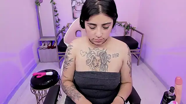 Show de Adri_gomez_x na webcam