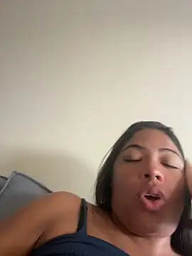 Show de ZahraAmira_ na webcam