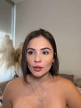 SofiaGomez444's Live XXX Chat