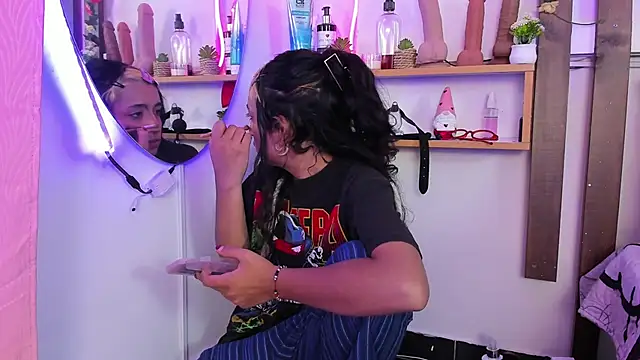 Pokazy przed kamerką – MeowMota_