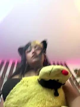 Show modela MeowMota_ na web-kameri