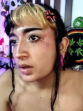 MeowMota_ Adlı Modelin Canlı XXX Sohbeti