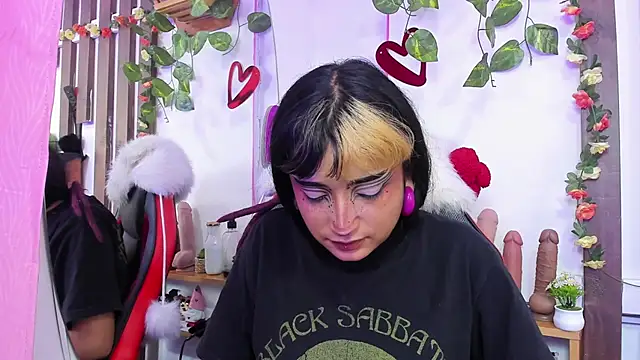 MeowMota_: διαδικτυακό σόου στην κάμερα