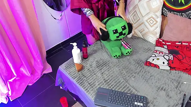 Chat +18 de MeowMota_ ao vivo