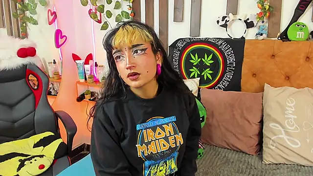 Chat XXX en directo de MeowMota_
