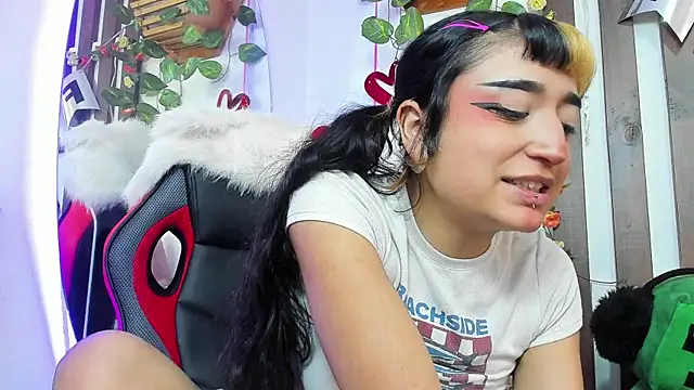MeowMota_: διαδικτυακό σόου στην κάμερα