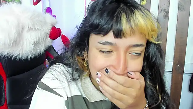 MeowMota_ Chat XXX in diretta