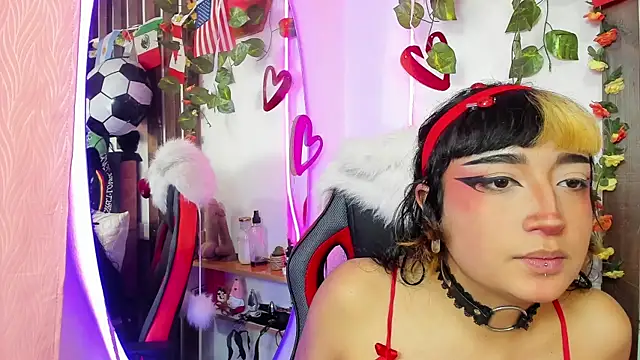 צ'אט XXX בשידור חי של MeowMota_