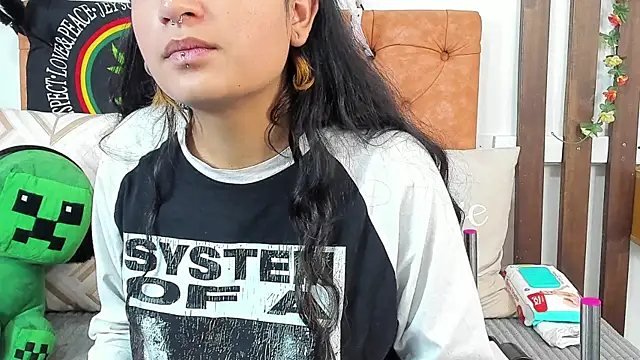 Chat +18 de MeowMota_ ao vivo